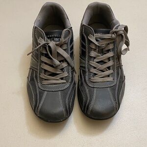 Perry Ellis Men’s Gray Lace-Up Sneakers